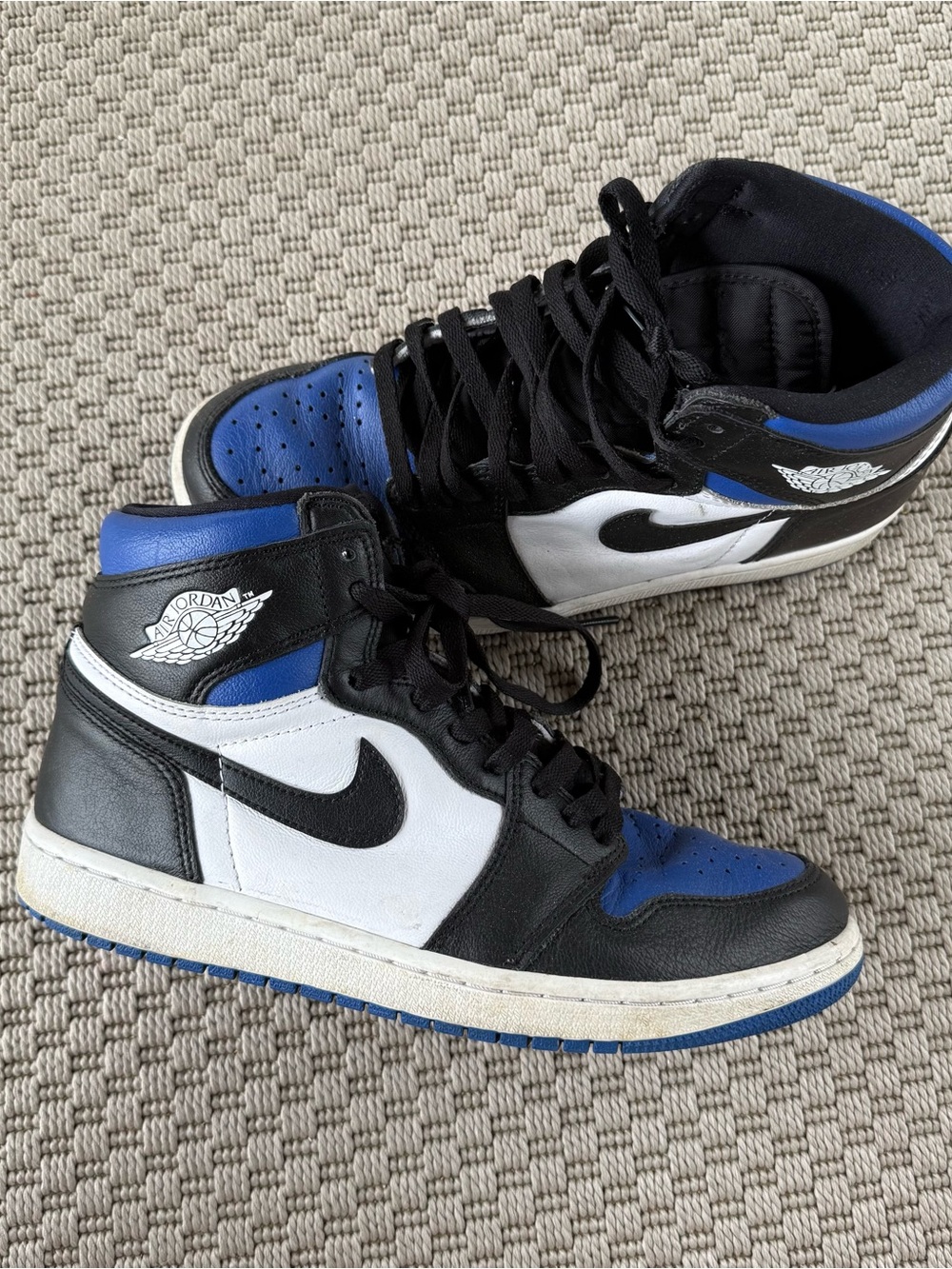 Jordan 1 retro high og royal toe 8.5